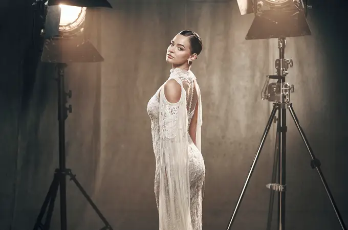 La pista secreta de Laura Escanes que confirma quién firmará su look de las campanadas 2025 en TV3 La pista secreta de Laura Escanes que confirma quién firmará su look de las campanadas 2025 en TV3