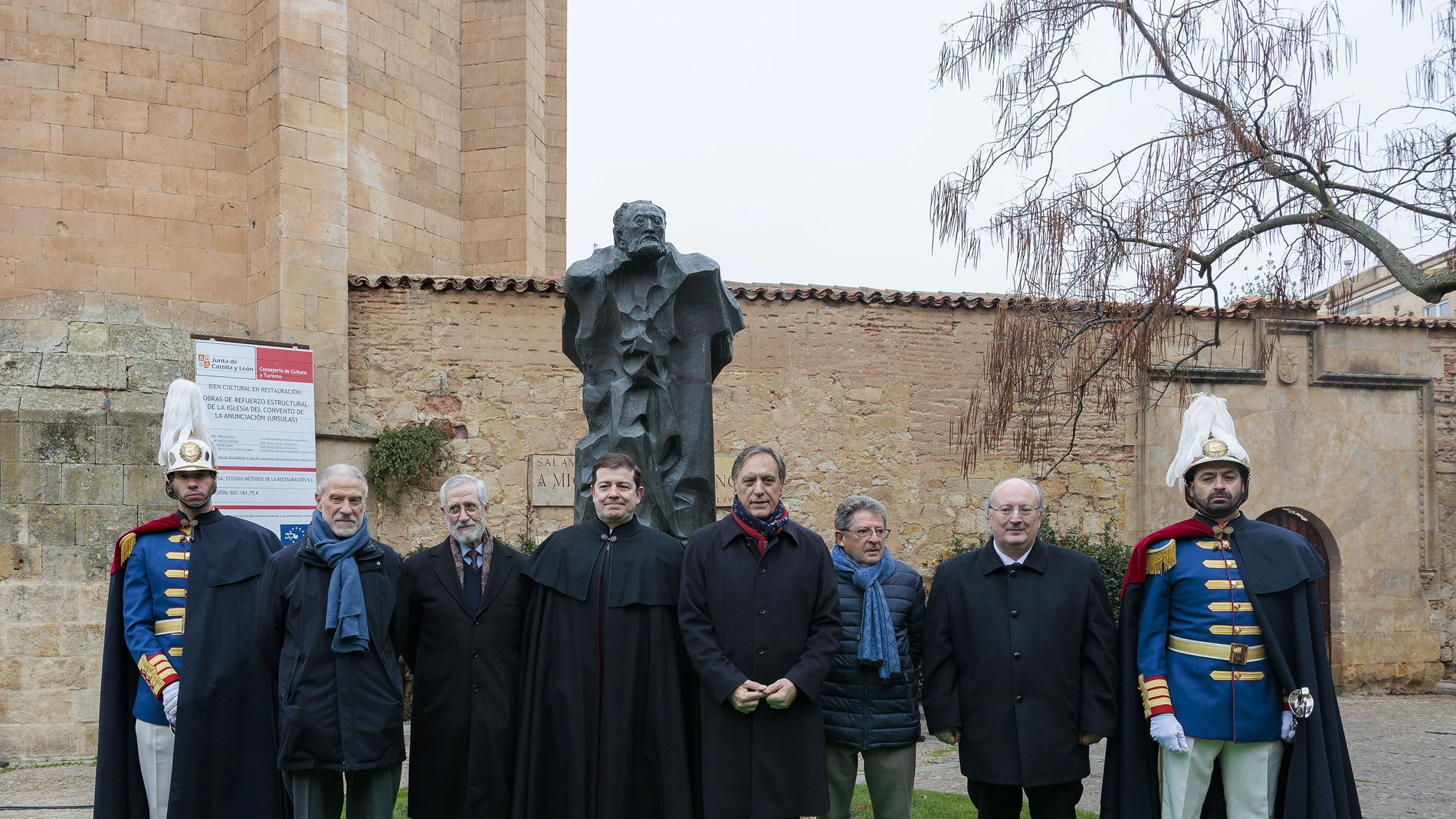 Mañueco, Carbayo, Prieto y Cabero, entre otros, durante el homenaje a Unamuno en Salamanca