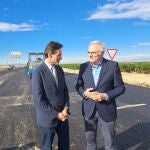 El consejero de Fomento e Infraestructuras, Jorge García Montoro, junto al alcalde de Torre Pacheco, Pedro Ángel Roca