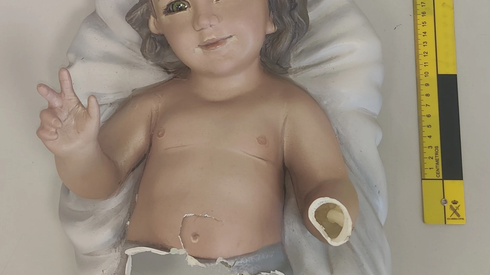 Recuperada la imagen del niño Jesús robada en el Belén de Cullera REMITIDA / HANDOUT por Guardia Civil Fotografía remitida a medios de comunicación exclusivamente para ilustrar la noticia a la que hace referencia la imagen, y citando la procedencia de la imagen en la firma 02/01/2025