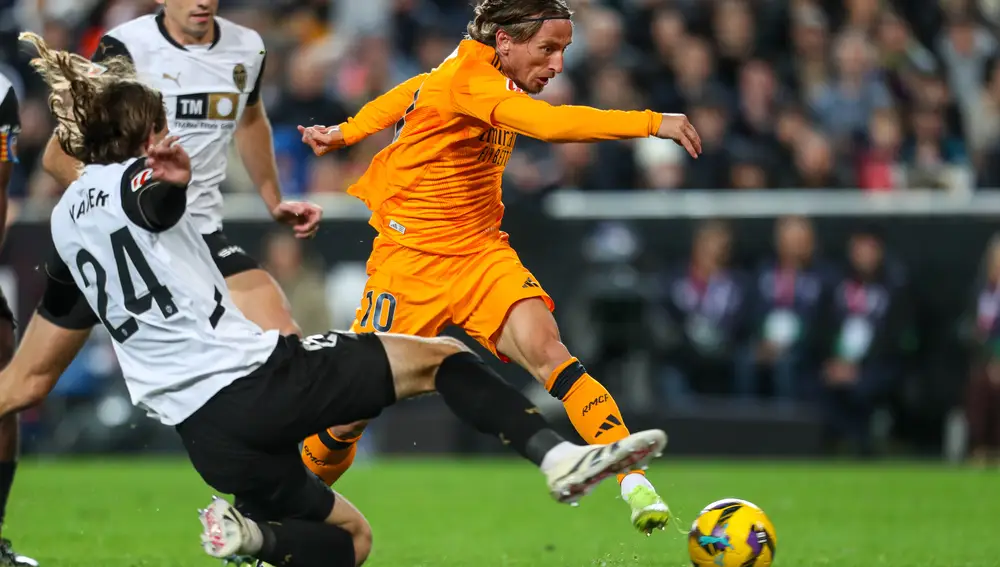 Real Madrid - Valencia hoy: horario y dónde ver online TV, LaLiga EA Sports 2025