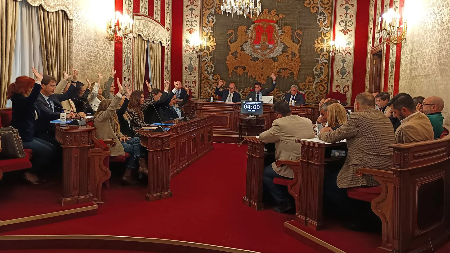 Imagen del pleno extraordinario celebrado en Alicante el lunes 30 de diciembre