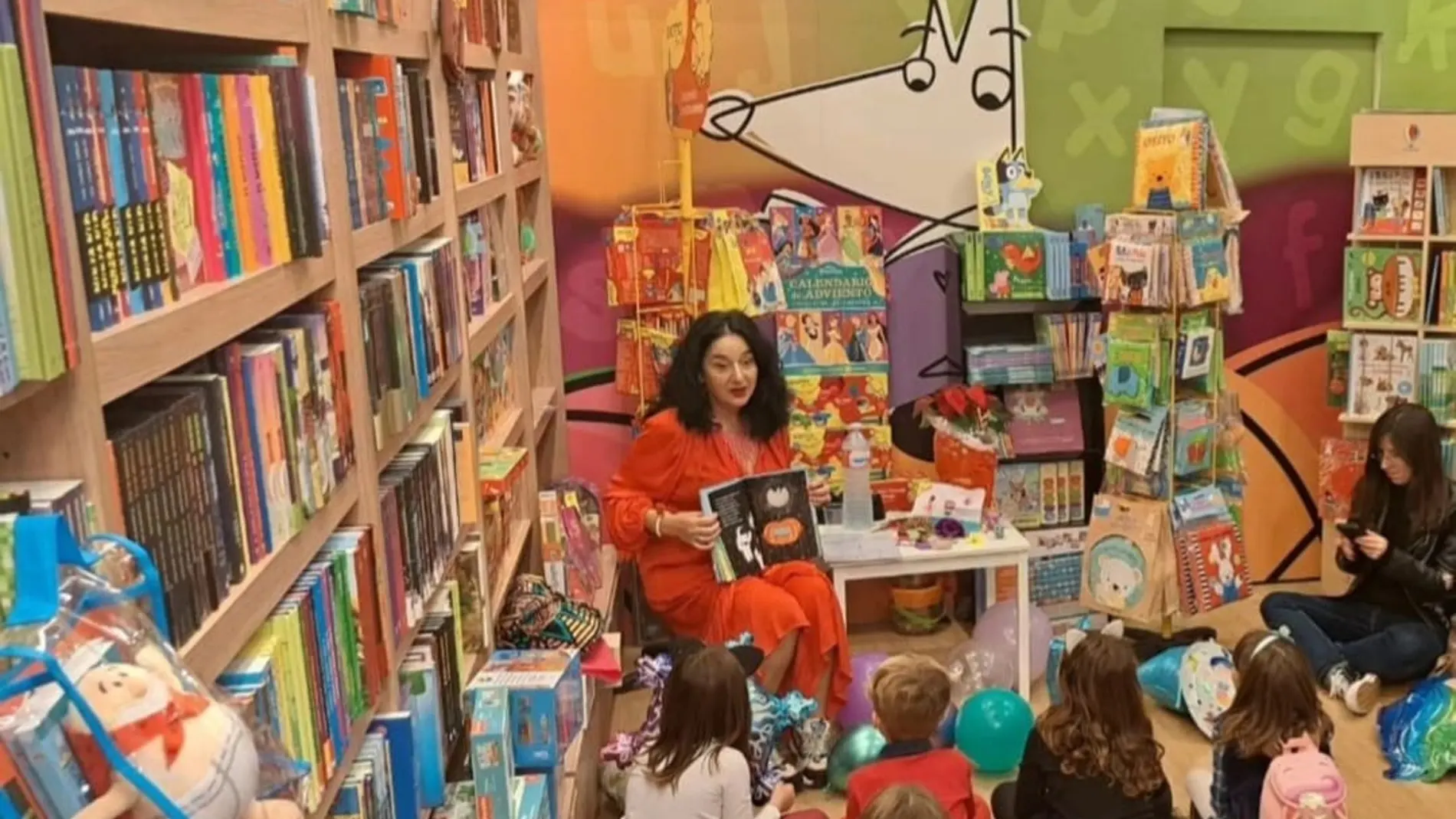 Lola Navajas, en la Librería Lobo Flaco de Getafe