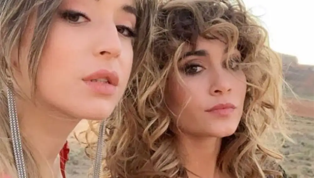 Lola Índigo y Aitana