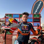 Edgar Canet celebra su victoria de etapa en la categoría Rally 2