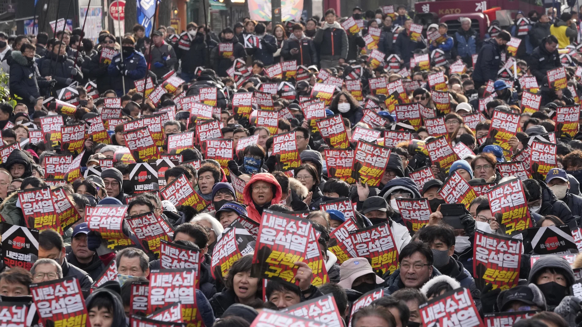 Asia Protesters stage a rally to demand South Korean President Yoon Suk Yeol's impeachment in Seoul, South Korea,