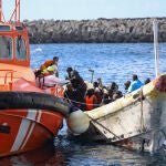 Desembarca en La Restinga (El Hierro) un segundo cayuco con 62 personas
