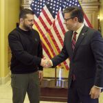 EEUU.- Zelenski felicita a Johnson por su nombramiento como presidente de la Cámara de EEUU