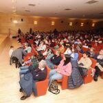 El presidente de las Cortes de Castilla y León, Carlos Pollán, da la bienvenida a los asistentes al acto