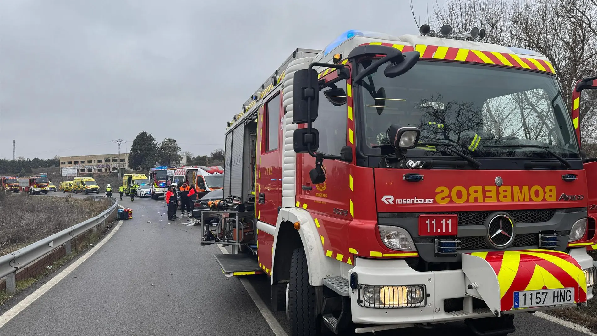 Dos conductores heridos graves en un colisión frontal entre dos turismos en la M-123, en Valdeolmos-Alalpardo (Madrid)