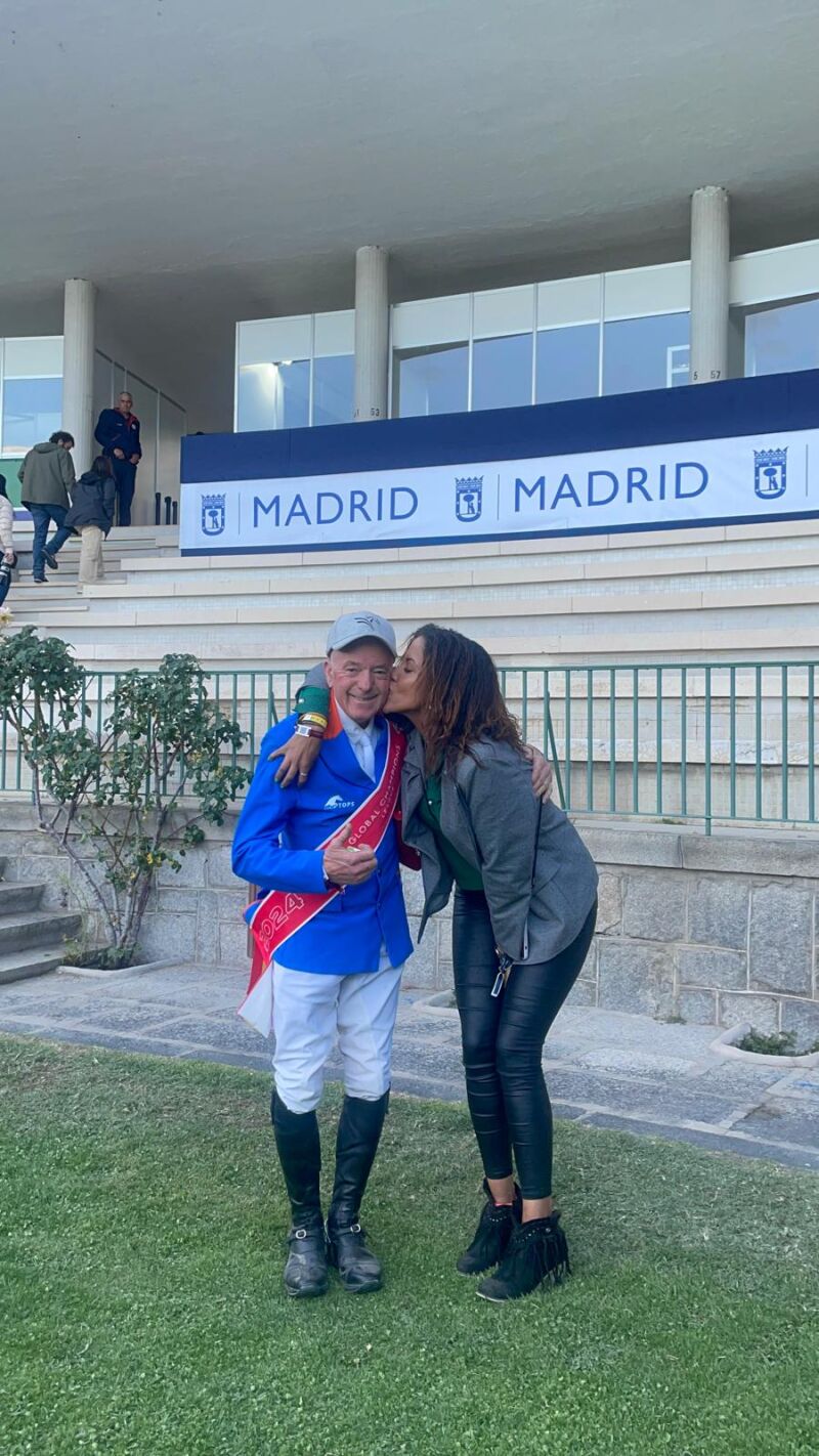 Whitaker, junto a Shelly Ramírez Pino