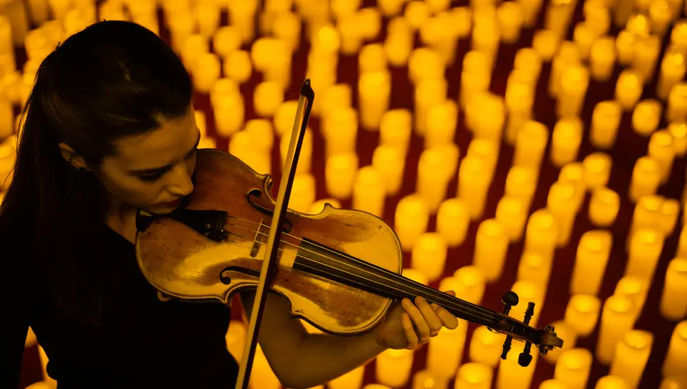Violinista de un concierto de Candlelight