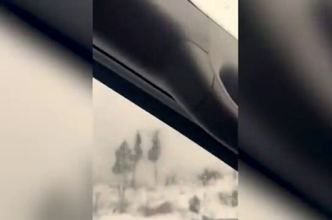 Una persona graba en directo un alud en Utah antes de protegerse en su coche
