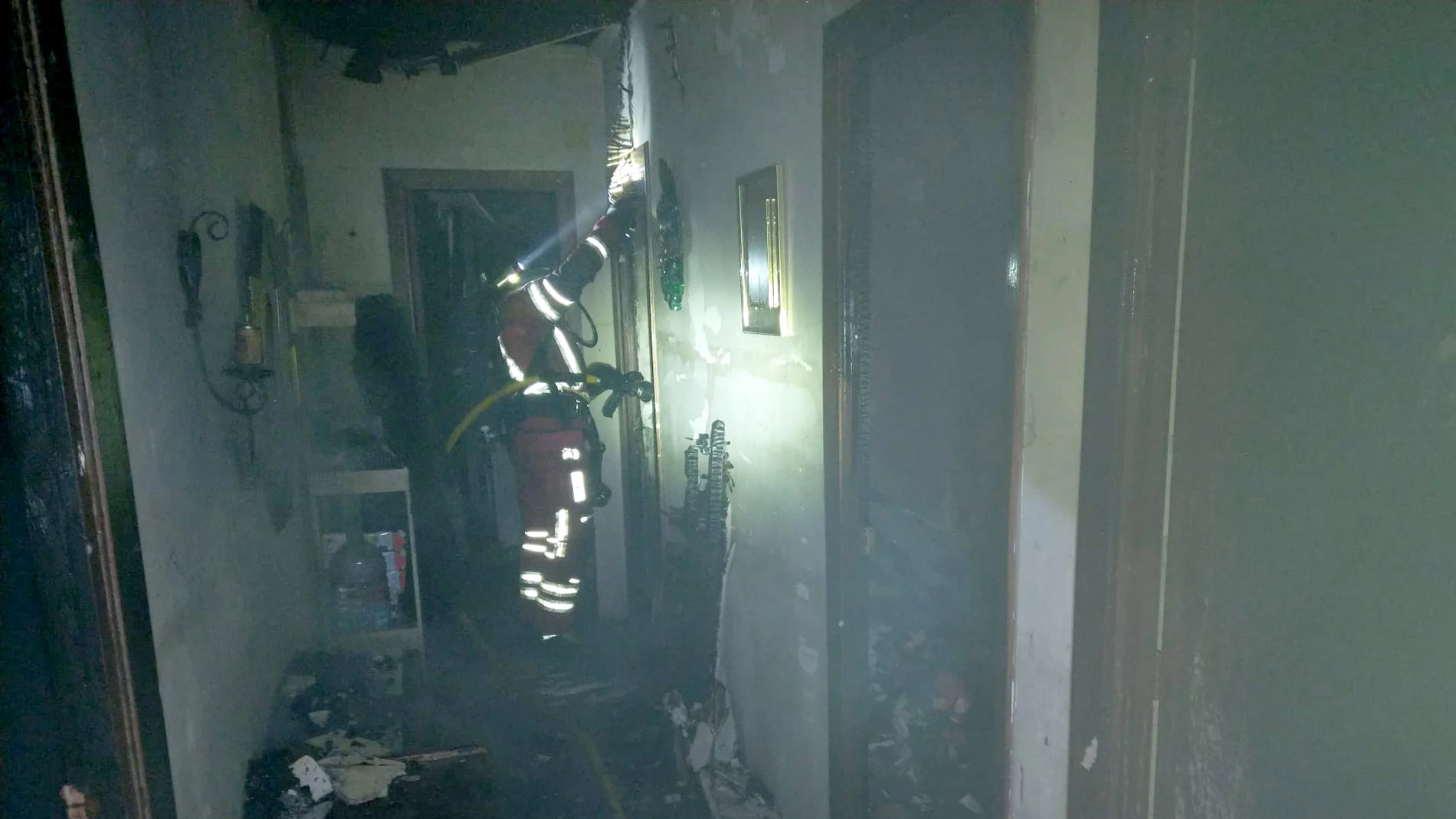 Incendio en una vivienda de Villaverde de los Cestos (León)