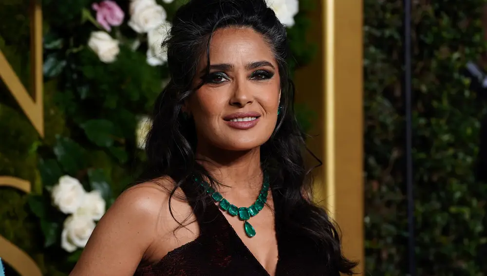 Salma Hayek en los Globos de Oro 2025.