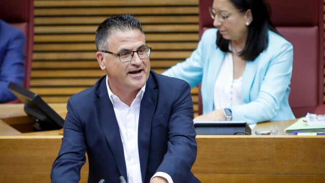 El portavoz de Infraestructuras del Grupo Popular en Les Corts, Joserra González de Zárate