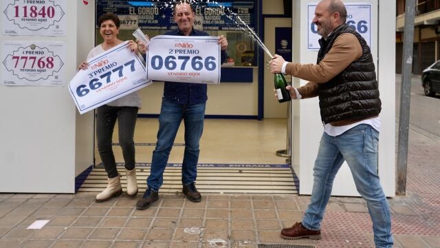 El Sorteo del Niño sonríe a varios municipios de la 'zona cero' de la dana: "Teníamos mucha esperanza de que tocara"