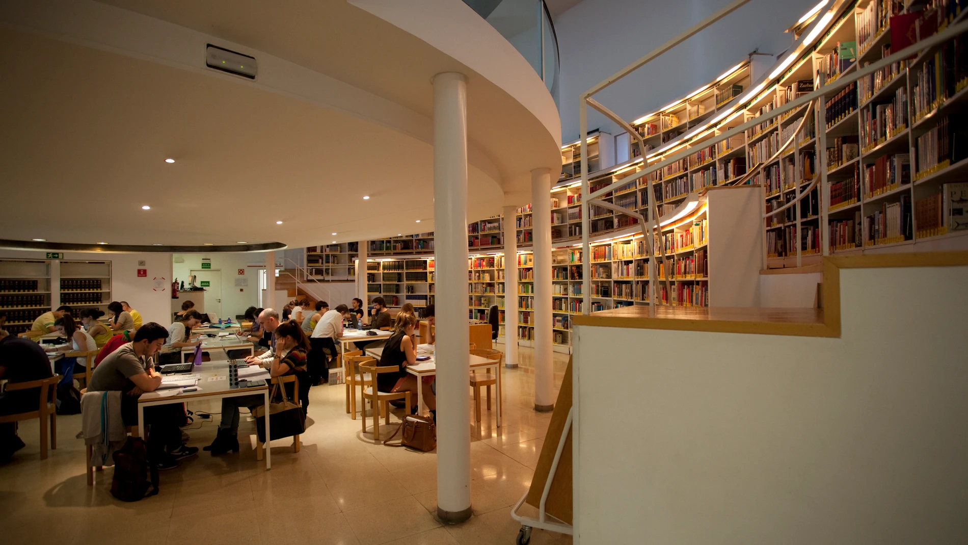 Una biblioteca municipal en Madrid, el 3 de enero de 2025. REMITIDA / HANDOUT por COMUNIDAD DE MADRID Fotografía remitida a medios de comunicación exclusivamente para ilustrar la noticia a la que hace referencia la imagen, y citando la procedencia de la imagen en la firma 03/01/2025
