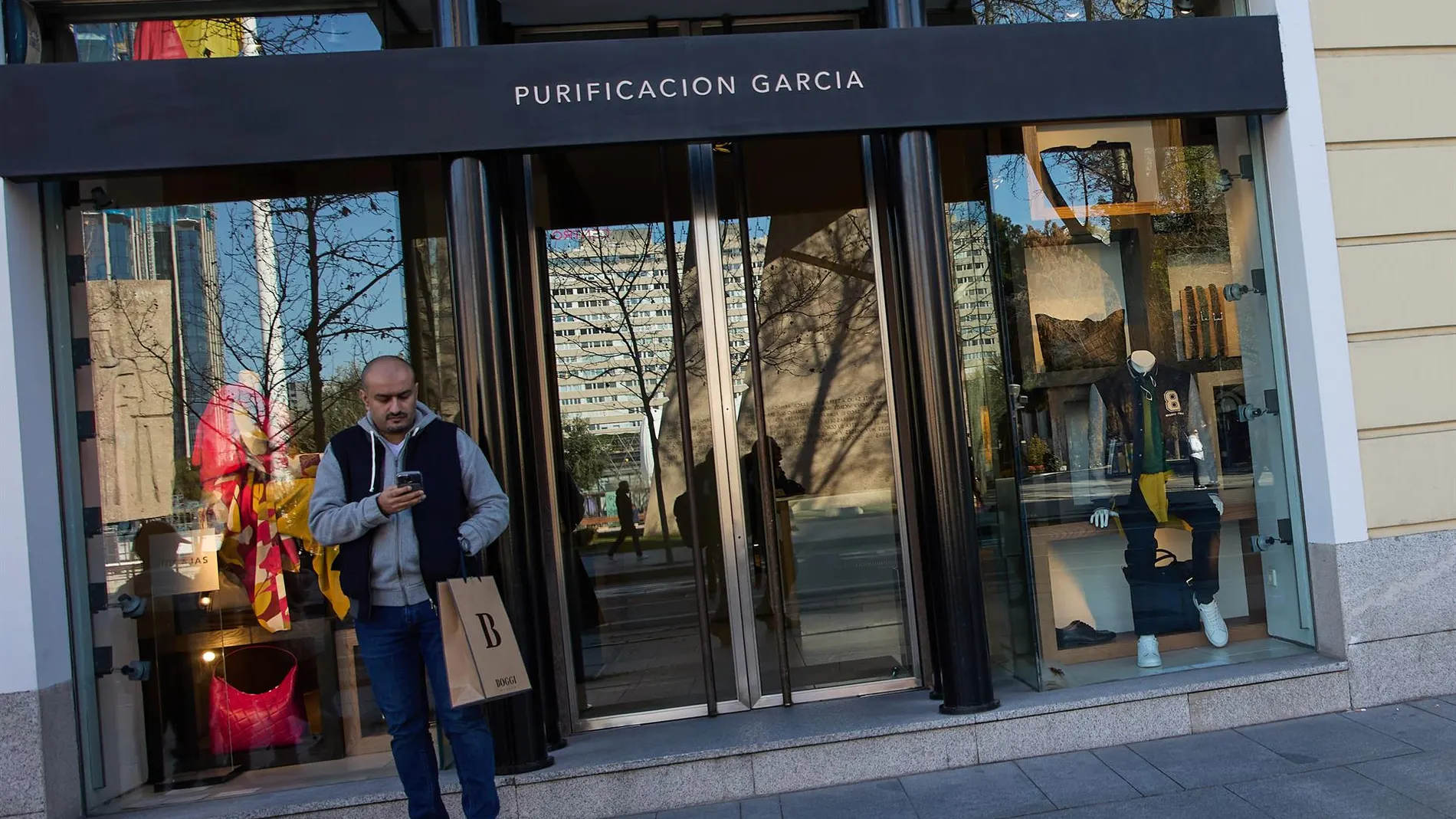 Economía/Empresas.- La firma gallega Sociedad Textil Lonia compra la marca de moda francesa Christian Lacroix