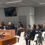 Los acusados por el asesinato del hostelero de Cuzcurrita en una sesión del juicio en Logrroño