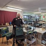 David Díaz, hijo del dueño de la fábrica Corrservic que fabrica chalecos antibalas a medida 
