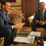 Foto compartida por Juanma Moreno junto a Juan Espadas en la red social X