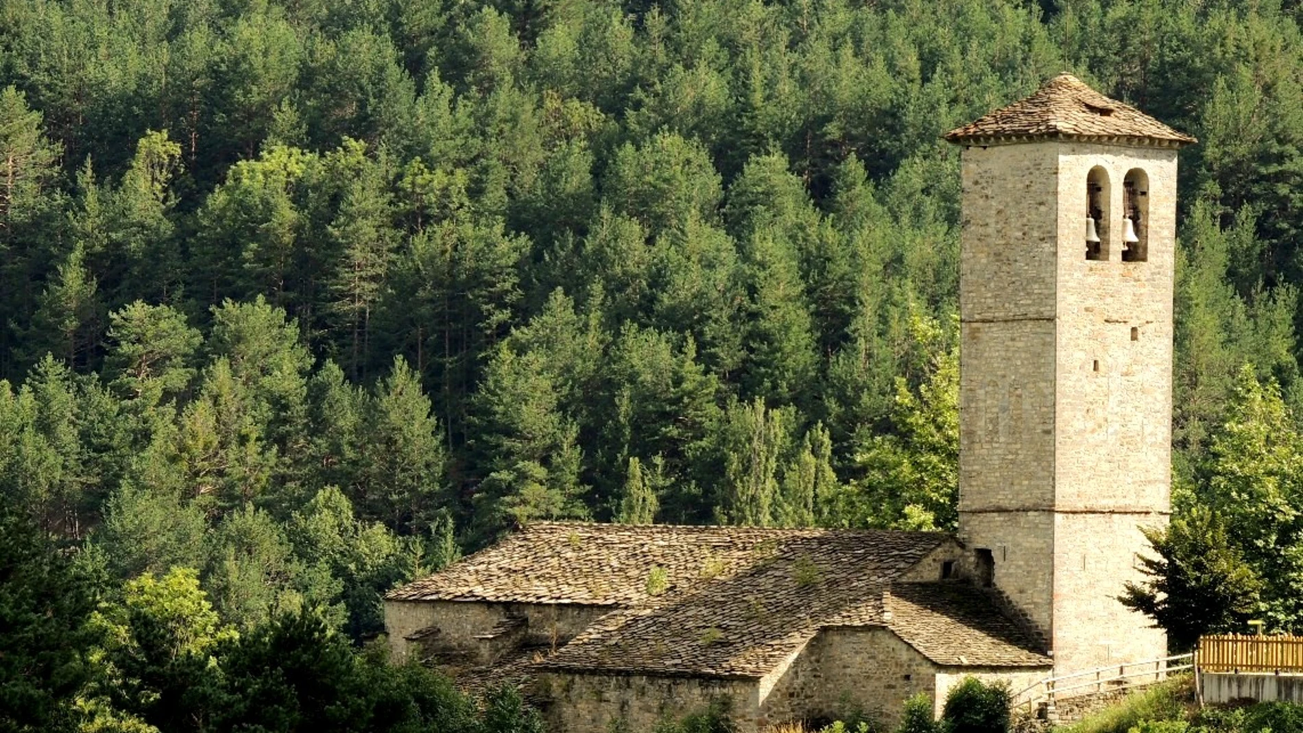 El pueblo aragonés en un parque Patrimonio Mundial que es ideal para escapadas invernales