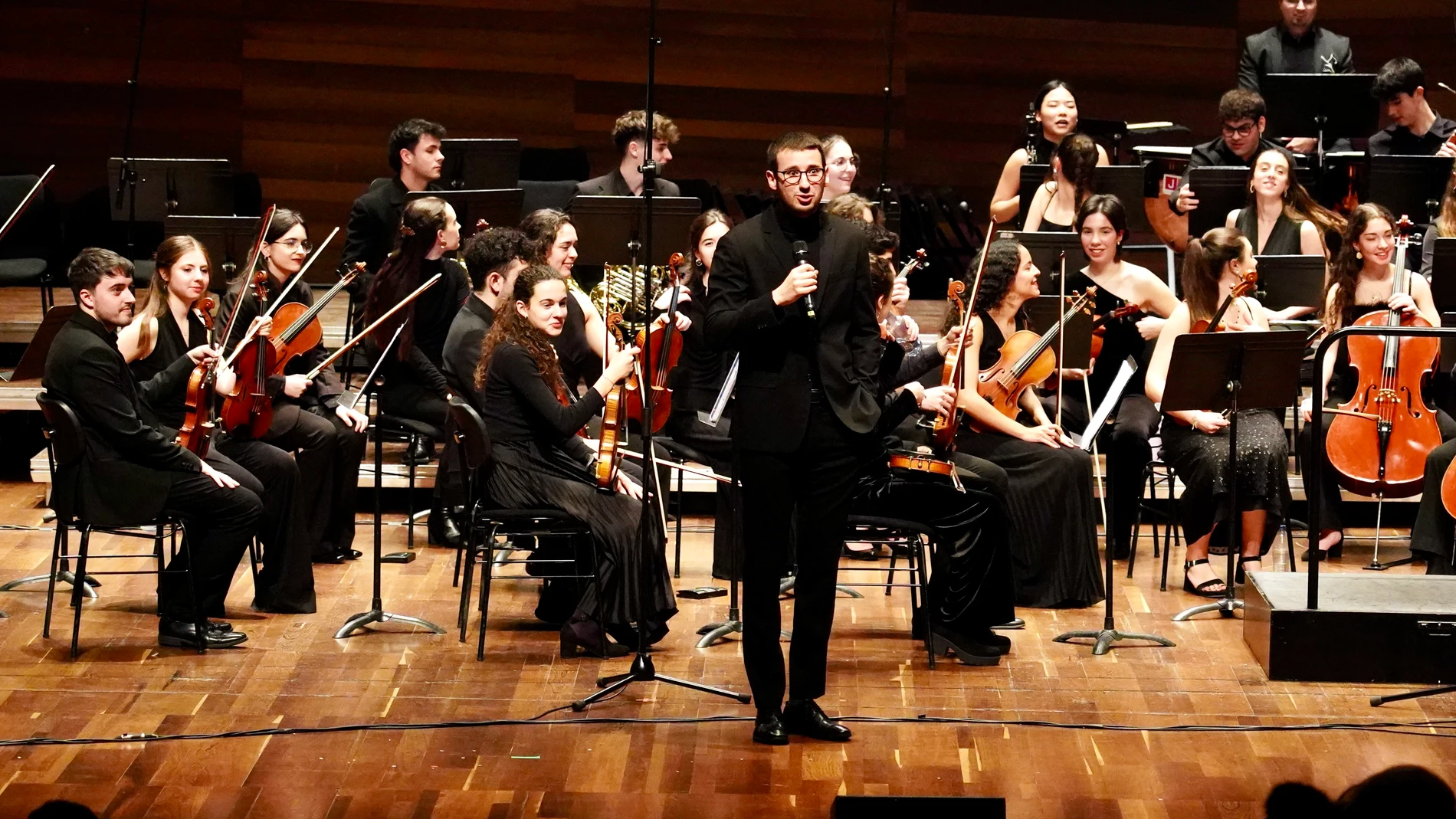 Concierto benéfico de la JOL y la Cofradía del Nazareno de León