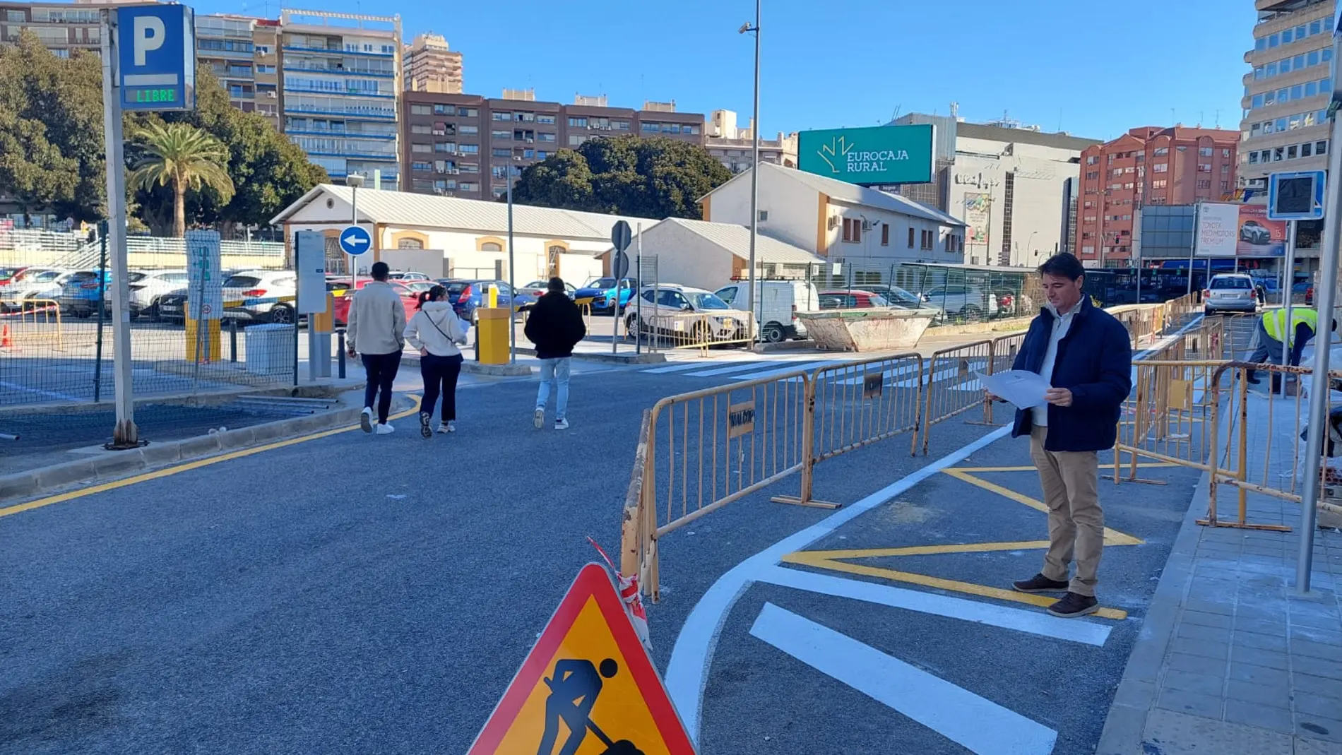 El acceso al parking de Adif se ha cambiado a la Avenida de Aguilera por las obras de la Estación Central del Tram