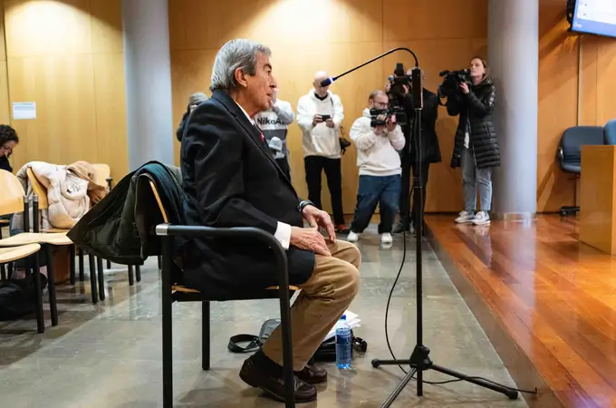 Juzgan a Álvarez-Cascos por el desvío de fondos de Foro Asturias Juzgan a Álvarez-Cascos por el desvío de fondos de Foro Asturias