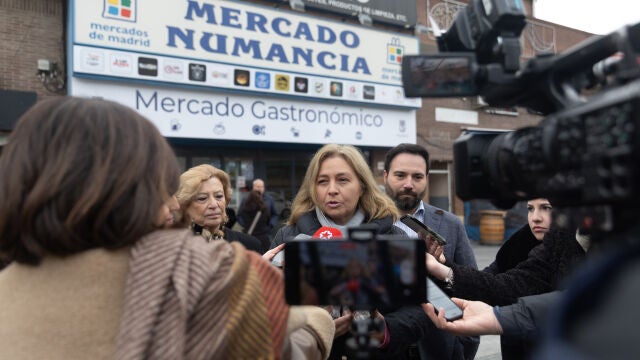 Inma Sanz presenta la remodelación integral del entorno del Mercado de Numancia