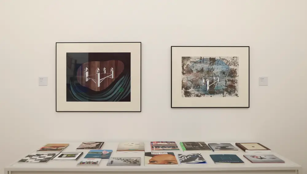 Una exposición en el interior de la sala Sotoliva.