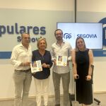 Sanz Vitorio, Paloma Sánz, Javier Maroto y Ángeles García