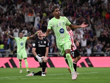 Lamine Yamal celebra el segundo gol del Barcelona