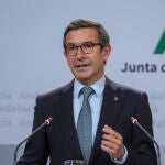  El consejero de Industria, Energía y Minas, Jorge Paradela, durante la rueda de prensa posterior al Consejo de Gobierno