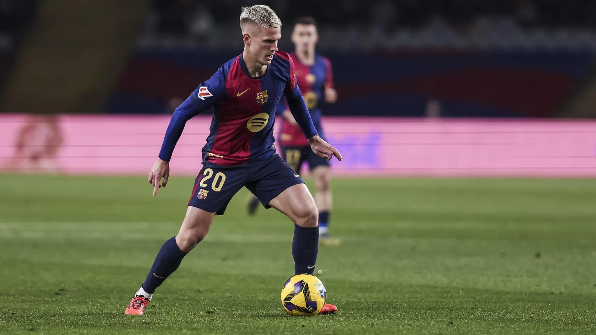 AMP. Fútbol.- El CSD concede la cautelar urgente pedida por el Barça para Dani Olmo y Pau Víctor