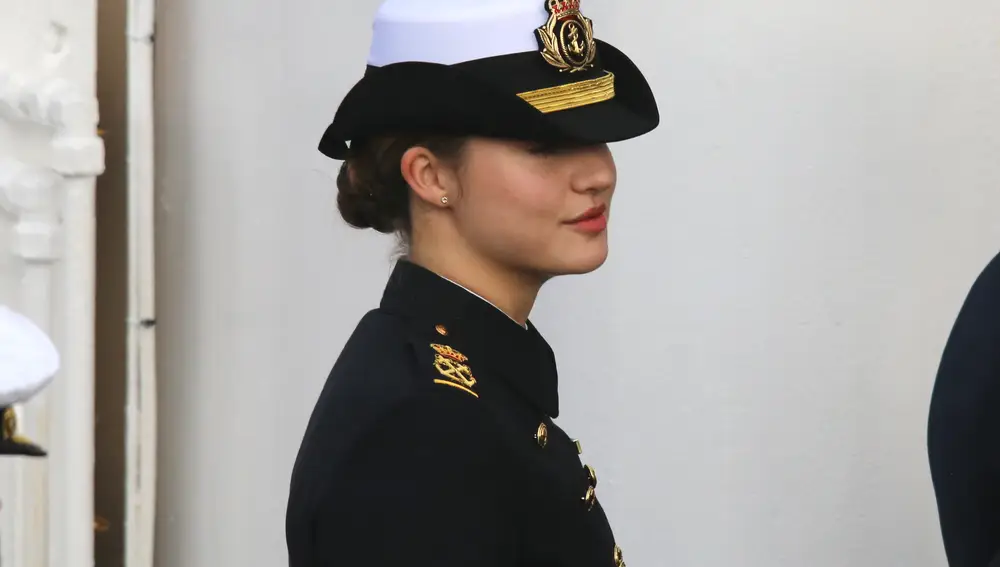 La Princesa Leonor embarca en el 'Juan Sebastián de Elcano'