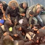 Un bebé nace el día de Reyes en una lancha neumática rescatada por Salvamento Marítimo en Lanzarote