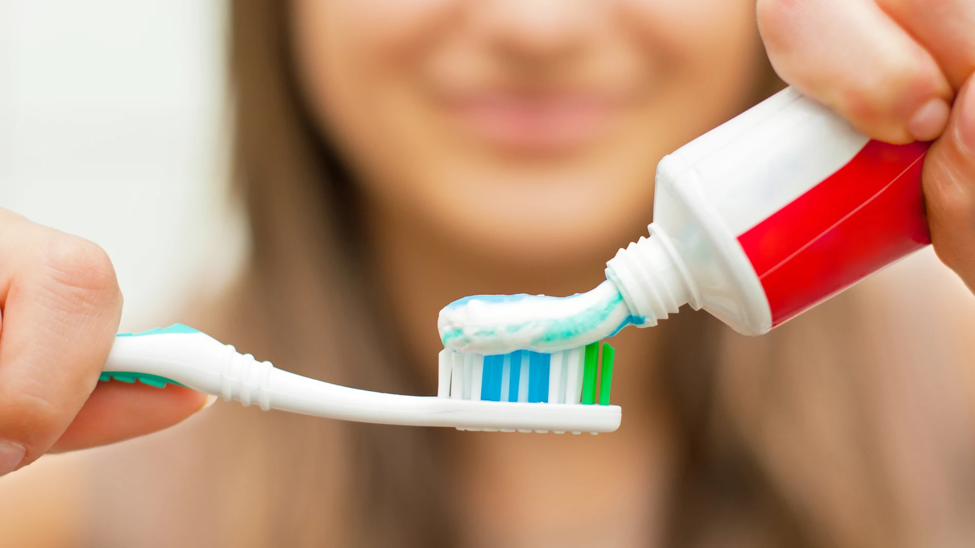 Elegir bien la pasta de dientes es esencial para tener una buena salud dental y evitar enfermedades o infecciones tanto en nuestra boca como en el resto del cuerpo