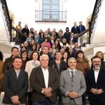 El secretario autonómico de Turismo, José Manuel Camarero, y el diputado provincial de Valencia, Pedro Cuesta, se han reunido con los alcaldes, concejales y técnicos para coordinar la participación en la feria