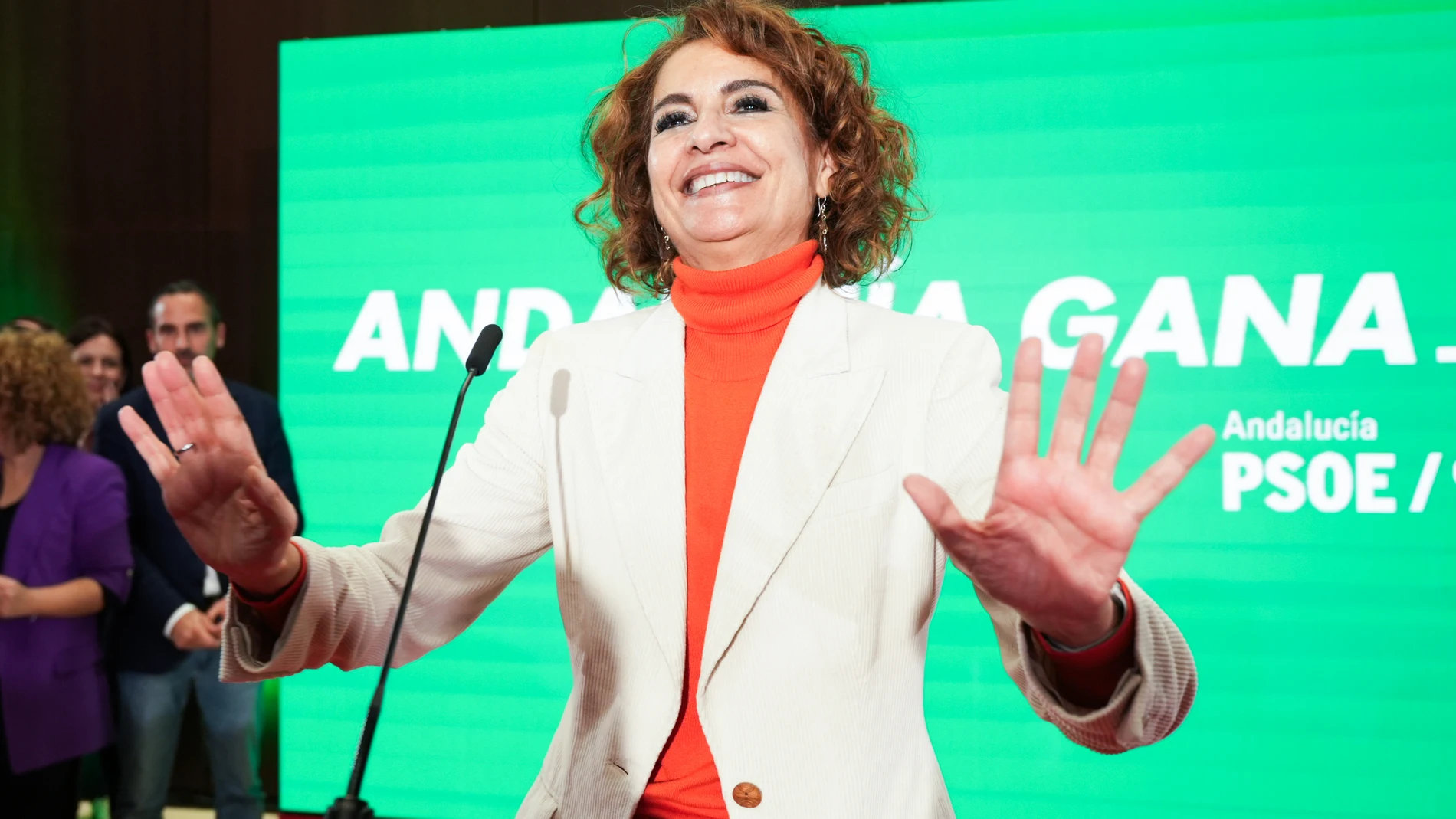 La vicepresidenta primera del Gobierno, ministra de Hacienda y vicesecretaria general del PSOE, María Jesús Montero interviene en el acto. A 8 de enero de 2025. En Sevilla, Andalucía (España). La vicepresidenta primera del Gobierno, ministra de Hacienda y vicesecretaria general del PSOE, María Jesús Montero, presenta oficialmente su precandidatura a liderar el PSOE de Andalucía en un acto celebrado en Sevilla. El encuentro reúne a militantes en un ambiente de compromiso y unidad para debatir ...