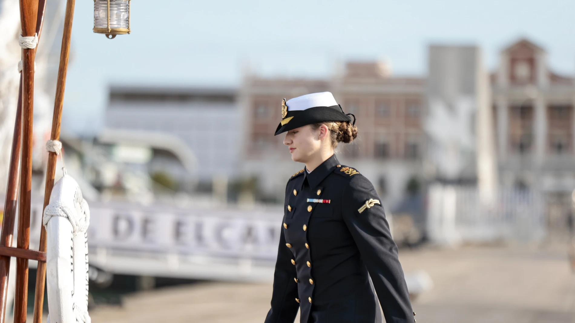 La Princesa Leonor embarca en "Elcano"