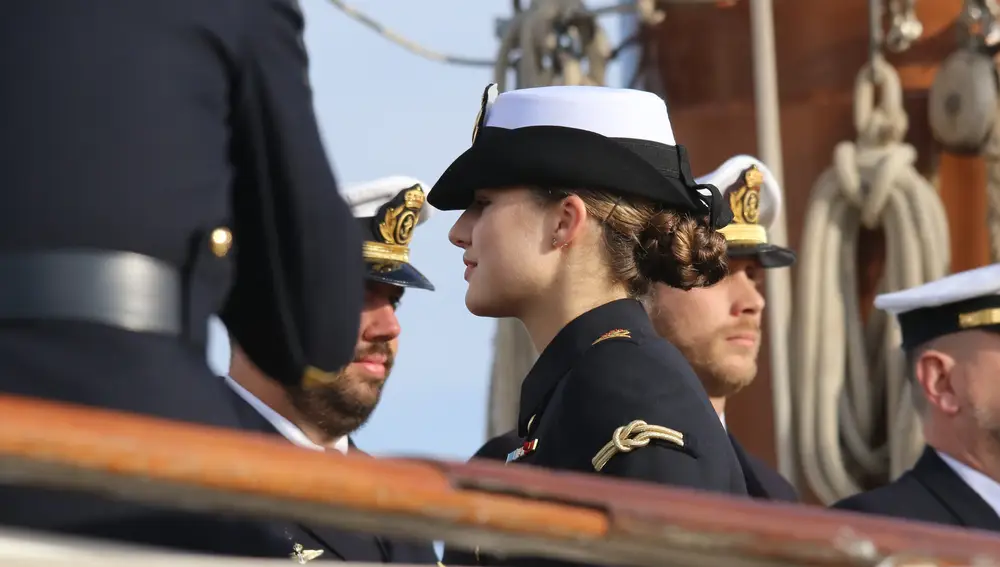 La Princesa Leonor embarca en el 'Juan Sebastián de Elcano'