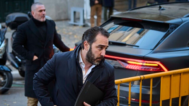El empresario Víctor de Aldama a su llegada al Tribunal Supremo, donde el juez Leopoldo Puente le interroga como investigado. 
