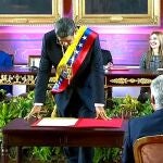 Nicolás Maduro toma posesión como presidente de Venezuela pese a las críticas