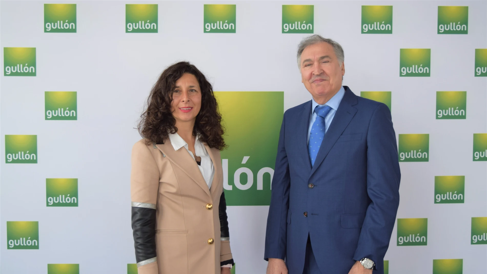 La presidenta de Gullón, Lourdes Gullón, con el director general, Juan Miguel Martínez Gabaldón