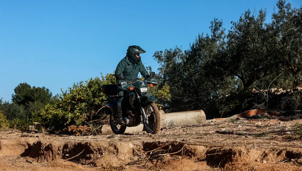 La geolocalización sitúa a la Guardia Civil en Pedralba (Valencia) en busca de un desaparecido en la DANA