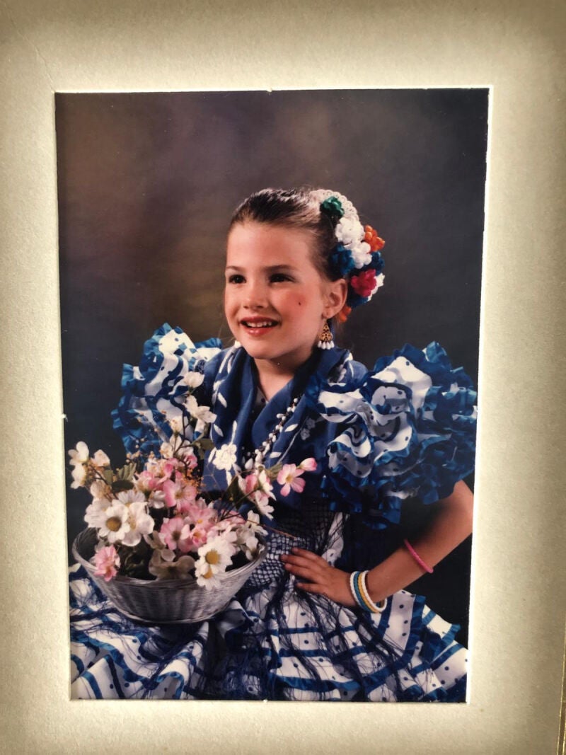 Laura Sánchez vestida de flamenca con cuatro años.