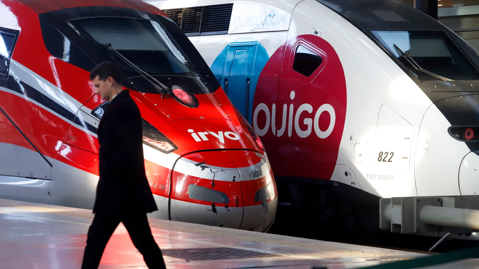 El nuevo tren de alta velocidad Ouigo a su llegada a la estación María Zambrano. A 15 de enero de 2025 en Málaga, Andalucía (España). La delegada del Gobierno andaluz en Málaga, Patricia Navarro; el subdelegado del Gobierno en Málaga, Javier Salas; y el presidente de la Diputación de Málaga, Francisco Salado, asisten a la llegada del primer tren Ouigo a la estación de Málaga María Zambrano.15 ENERO 2025Álex Zea / Europa Press15/01/2025