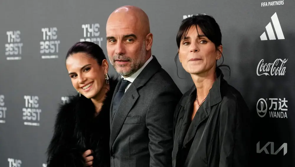 Pep Guardiola y Cristina Serra junto a su hija, María Guardiola